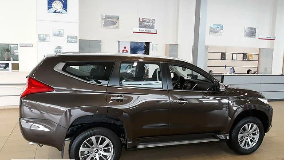 Mitsubishi Pajero Sport Коричневий дизель 3