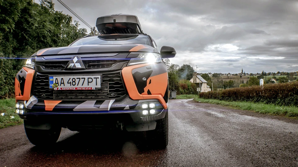 Mitsubishi Pajero Sport MONSTER 2