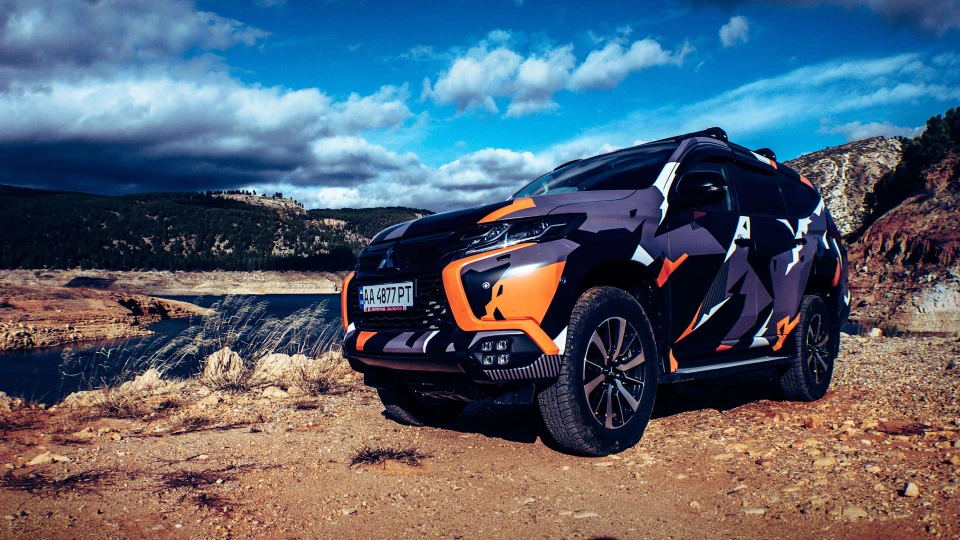 Mitsubishi Pajero Sport MONSTER 3