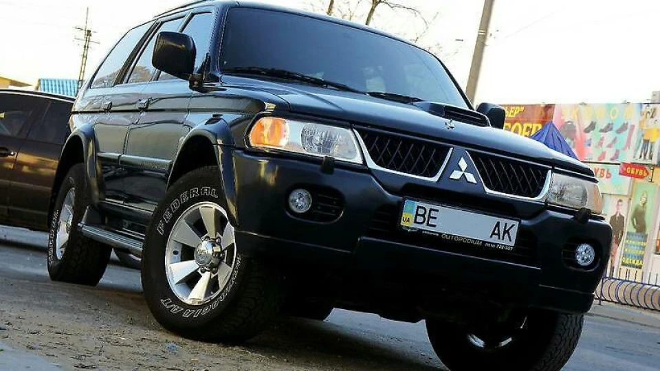 Mitsubishi Pajero Sport Monster 2