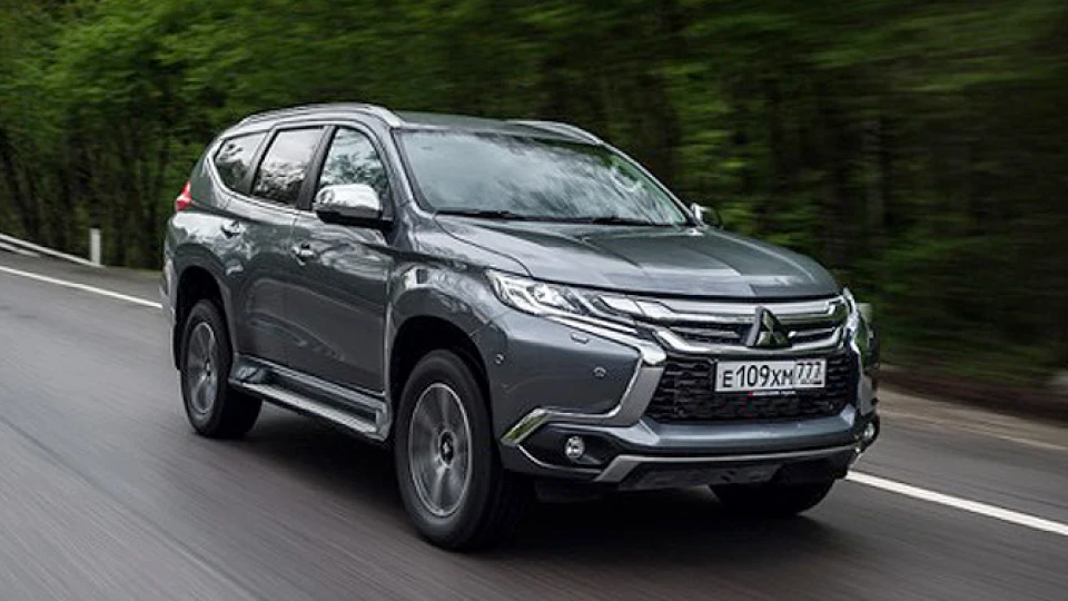 Mitsubishi Pajero Sport MT 2