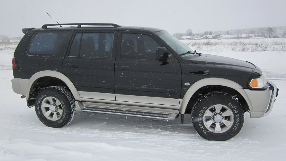 Mitsubishi Pajero Sport Паспарту 4