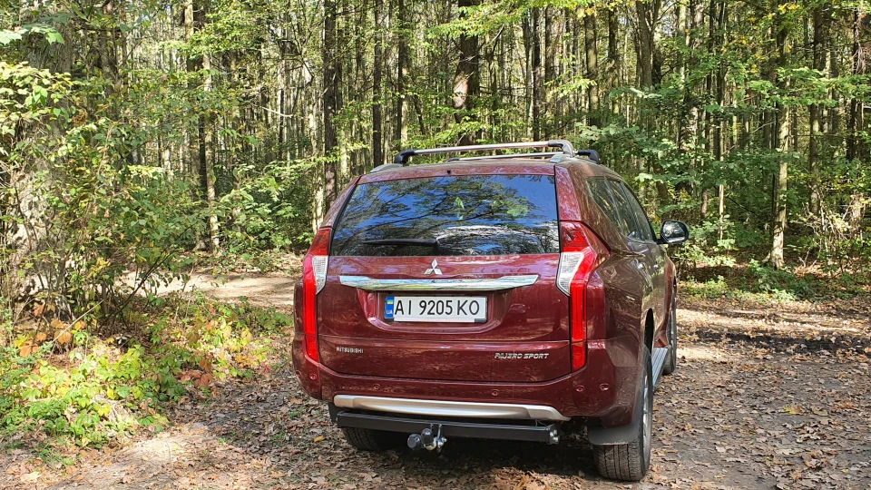 Mitsubishi Pajero Sport Red Bull
