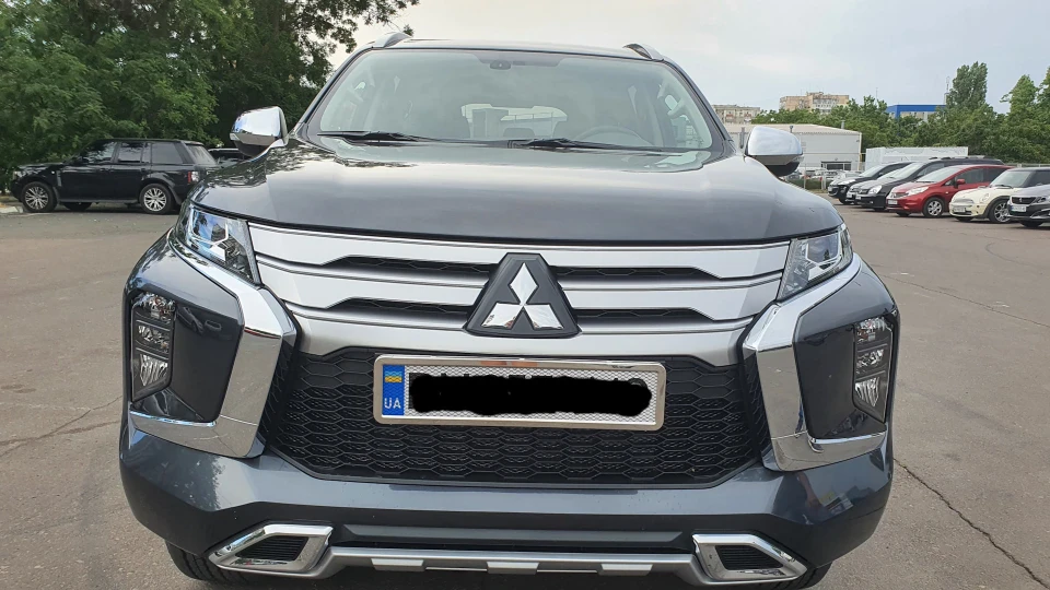Mitsubishi Pajero Sport Сіра Тінь 3