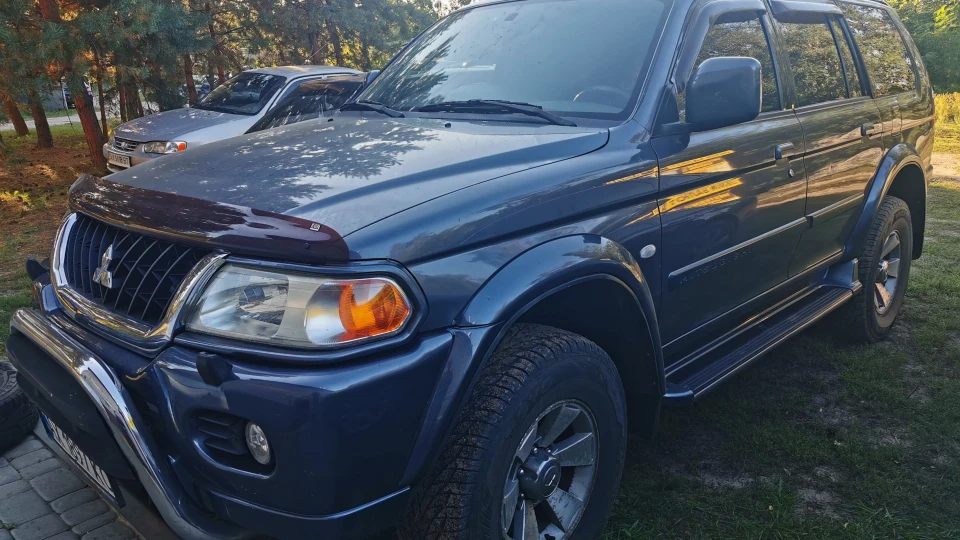 Mitsubishi Pajero Sport Сірий