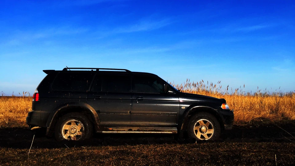 Mitsubishi Pajero Sport /// Tractor 2