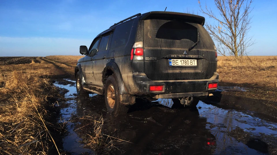 Mitsubishi Pajero Sport /// Tractor 3
