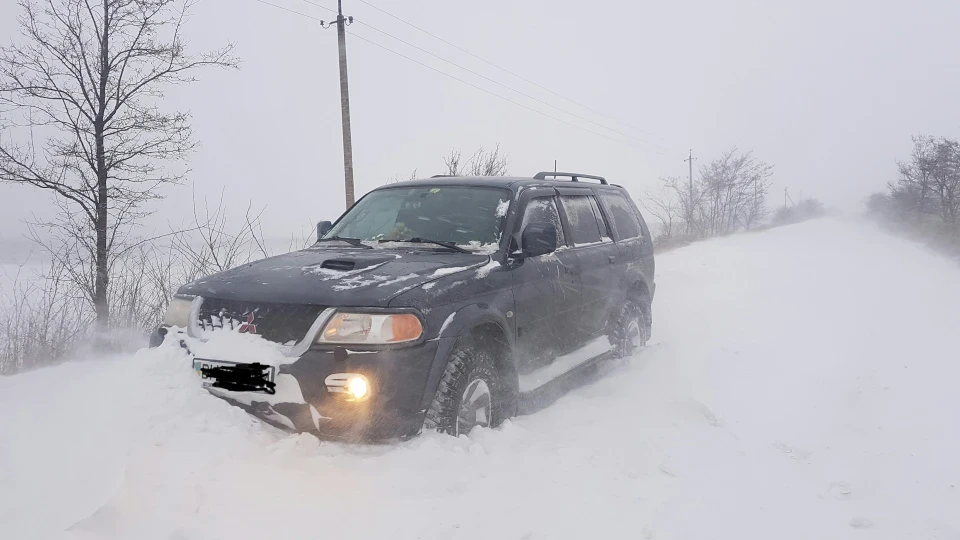 Mitsubishi Pajero Sport трактор 4