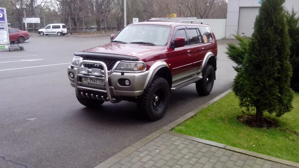 Mitsubishi Pajero Sport Веселий Роджер 4