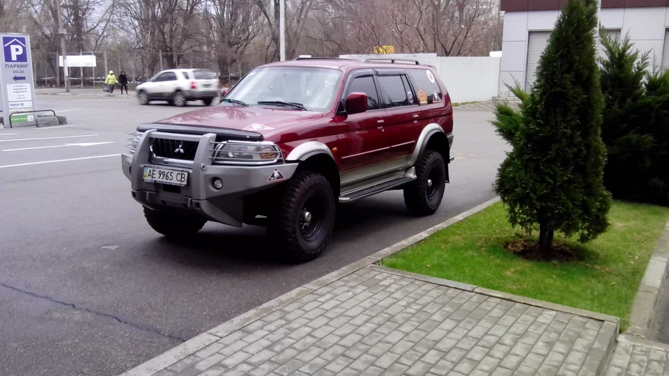 Mitsubishi Pajero Sport Веселий Роджер 5