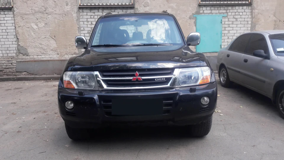 Mitsubishi Pajero 2