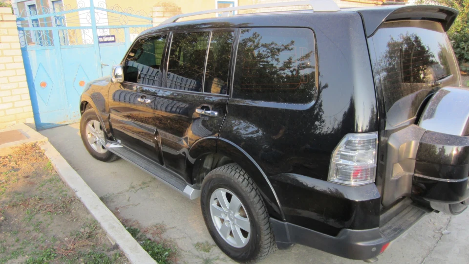Mitsubishi Pajero 2