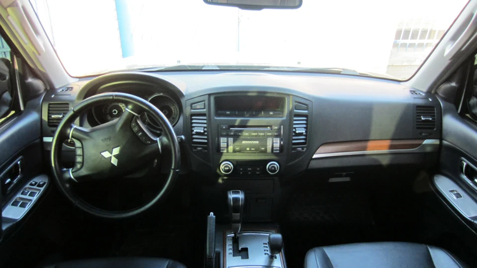 Mitsubishi Pajero 5