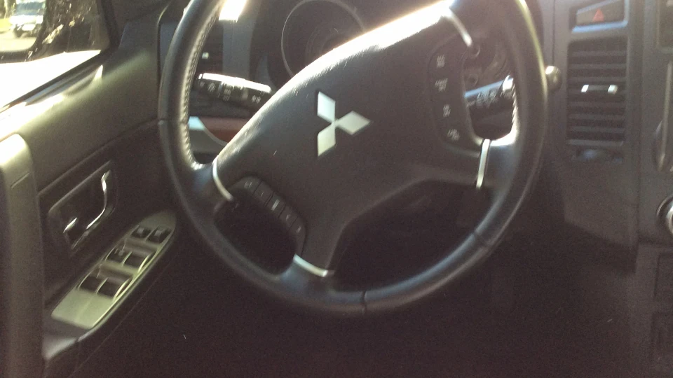 Mitsubishi Pajero 2