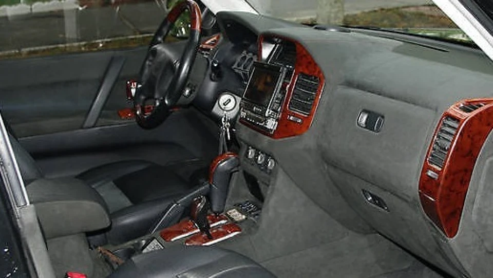 Mitsubishi Pajero 2
