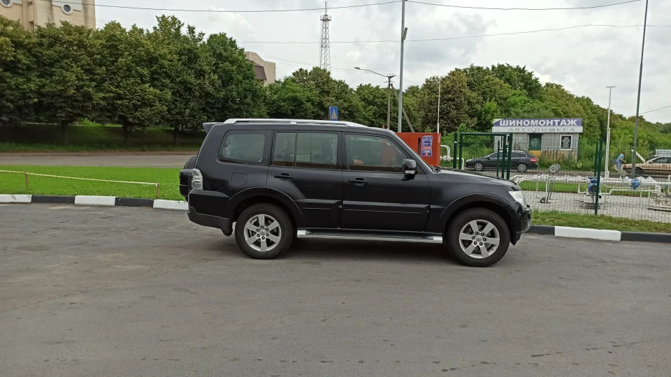 Mitsubishi Pajero 2