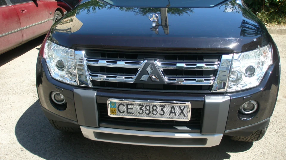 Mitsubishi Pajero 2