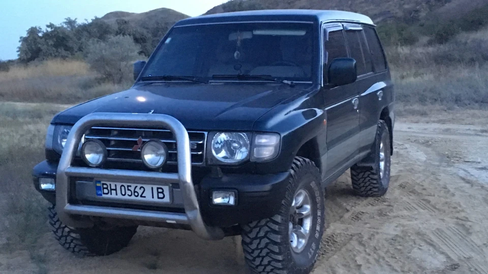 Mitsubishi Pajero 2