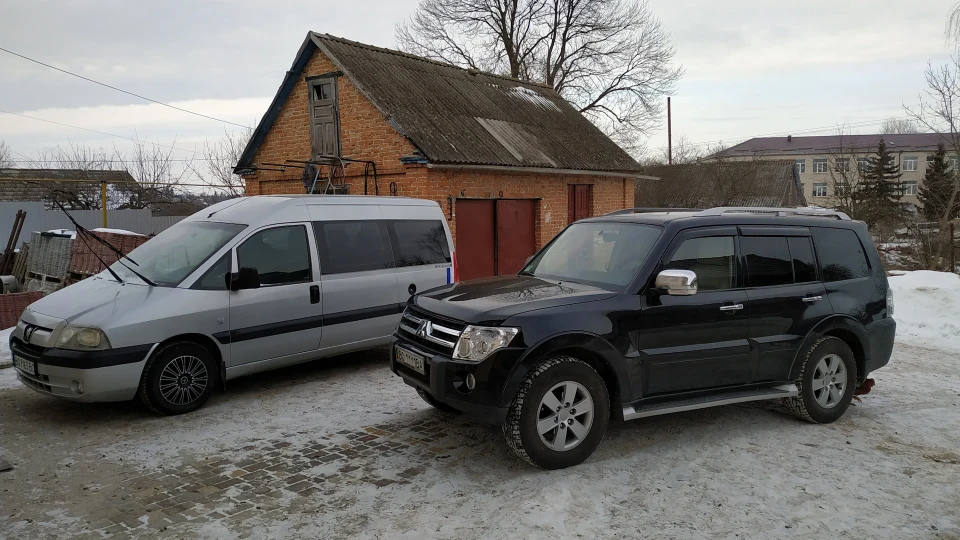 Mitsubishi Pajero 2
