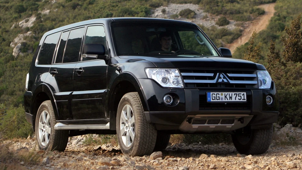 Mitsubishi Pajero 2