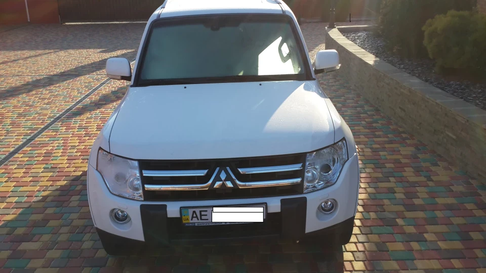 Mitsubishi Pajero 4