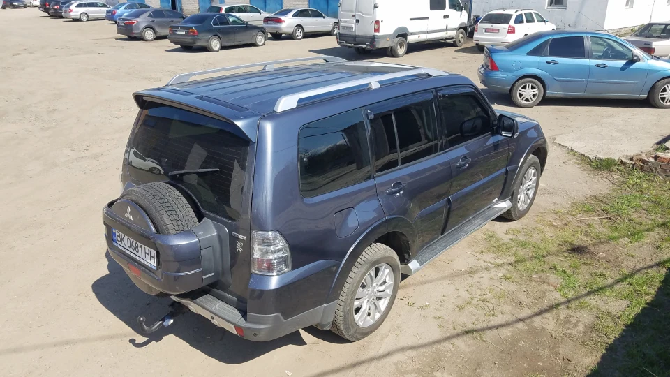 Mitsubishi Pajero 4