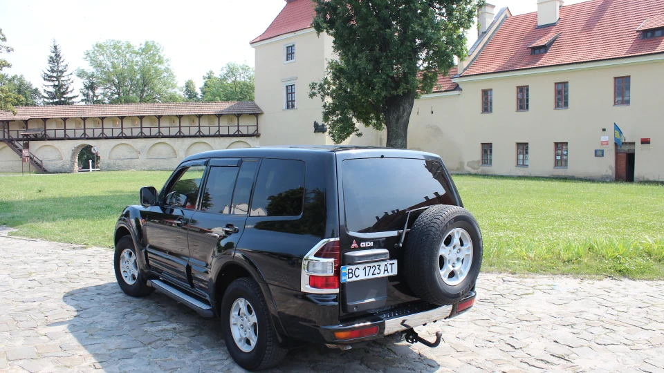 Mitsubishi Pajero 4
