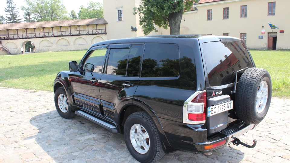 Mitsubishi Pajero 5