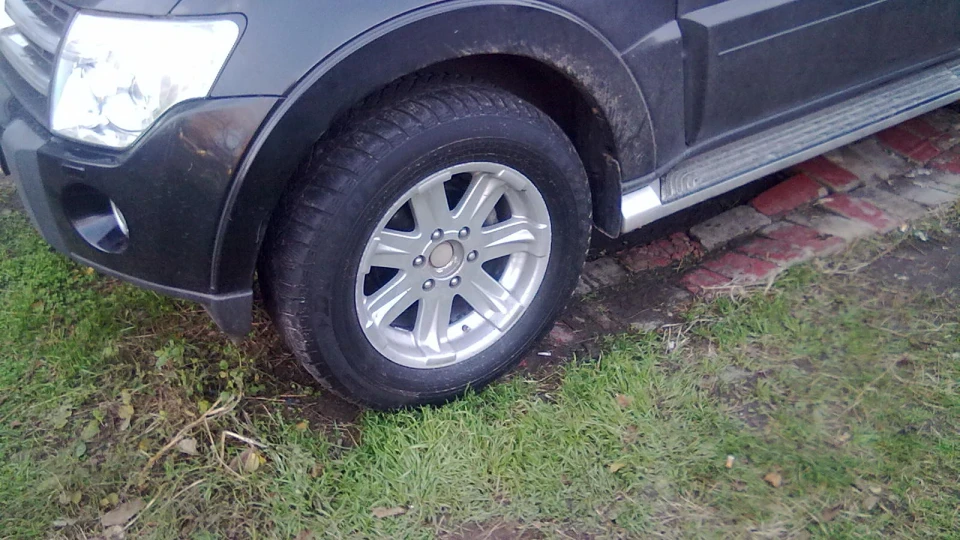 Mitsubishi Pajero 2