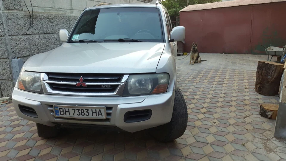 Mitsubishi Pajero 2