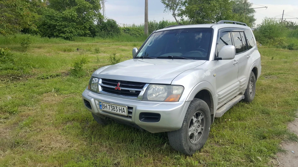 Mitsubishi Pajero 4