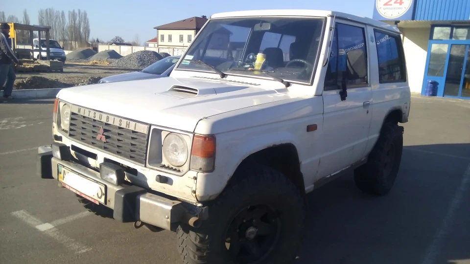 Mitsubishi Pajero 4
