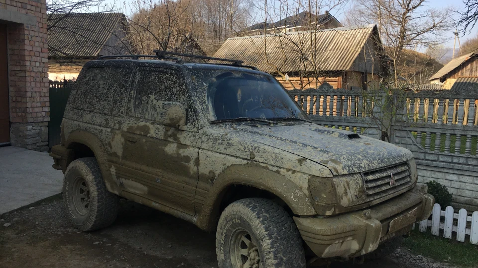Mitsubishi Pajero 2