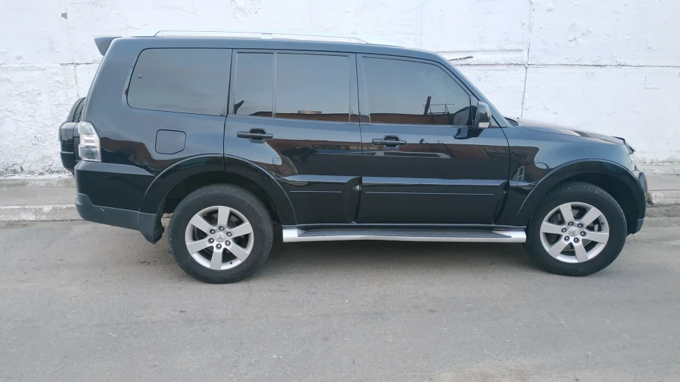 Mitsubishi Pajero 2