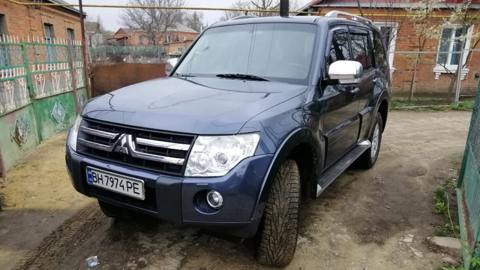 Mitsubishi Pajero 4
