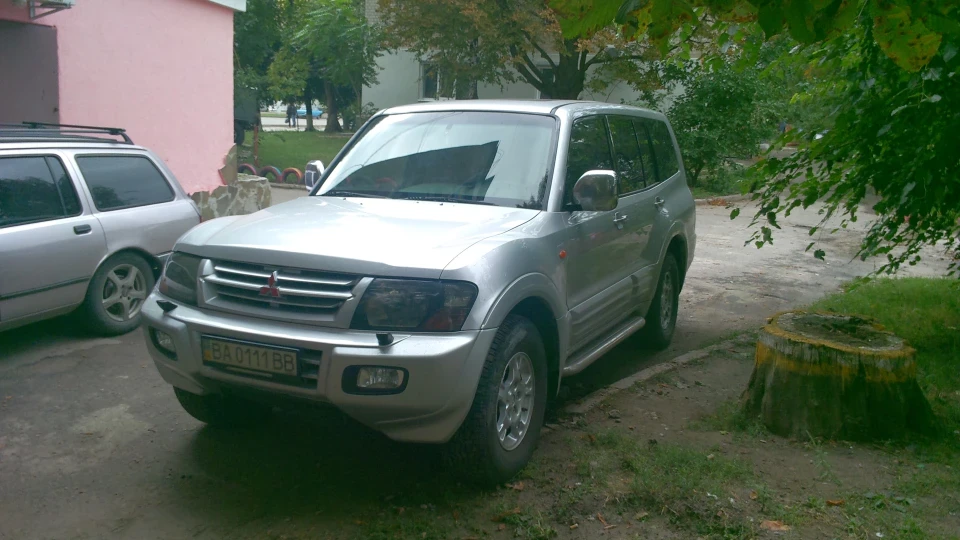 Mitsubishi Pajero 2