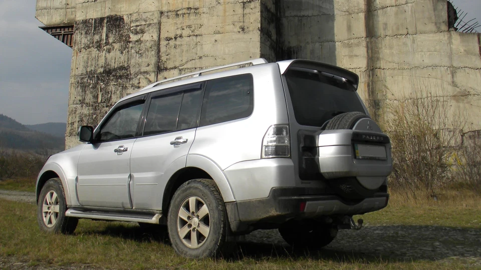 Mitsubishi Pajero 3
