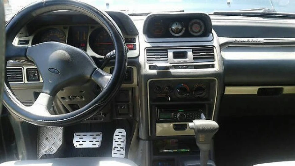 Mitsubishi Pajero 2