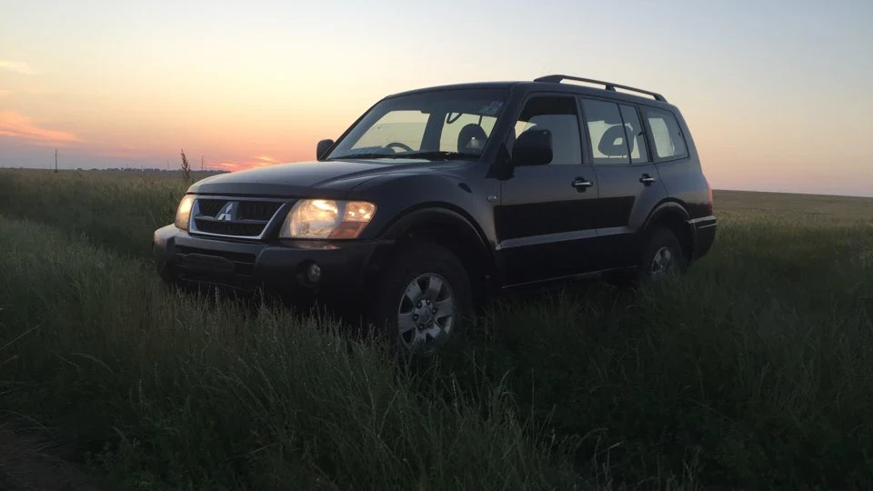 Mitsubishi Pajero 2