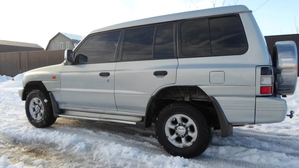 Mitsubishi Pajero 2