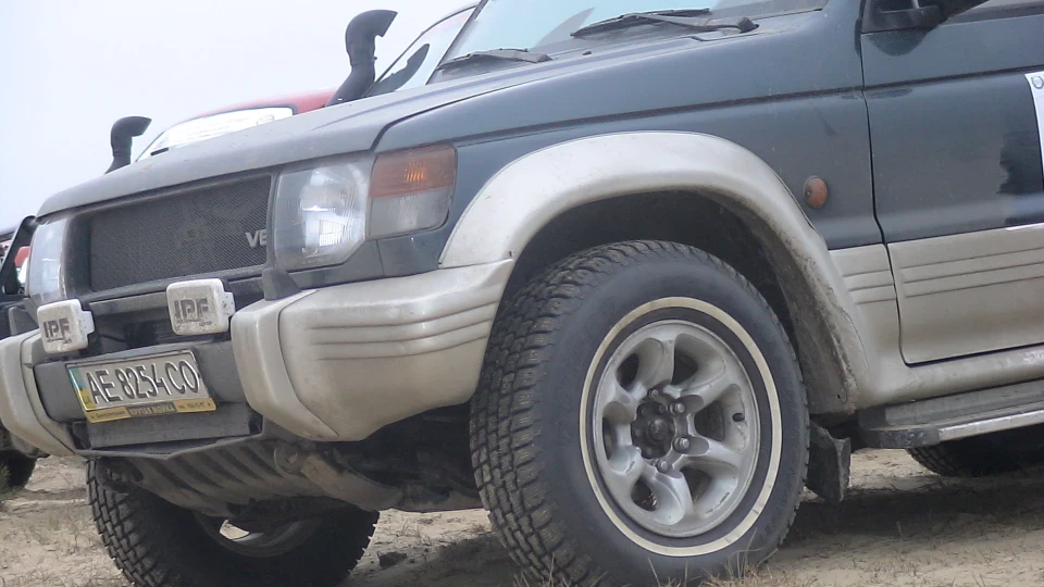 Mitsubishi Pajero 2