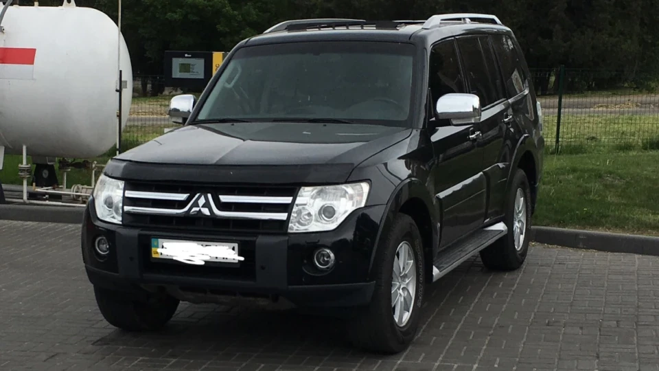 Mitsubishi Pajero 2