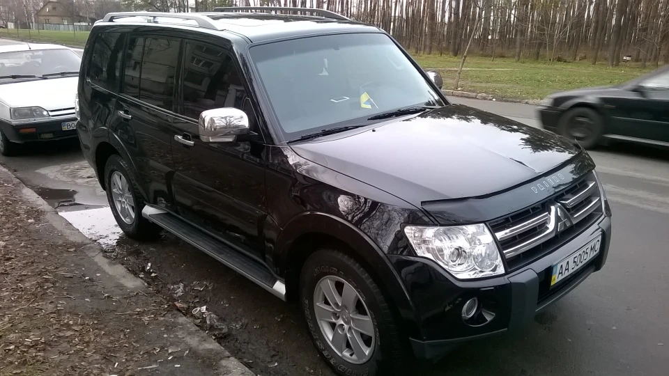 Mitsubishi Pajero 2