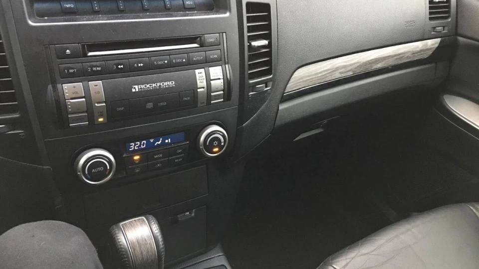 Mitsubishi Pajero 4