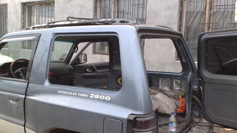 Mitsubishi Pajero 4