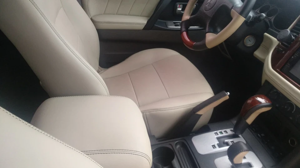 Mitsubishi Pajero 2