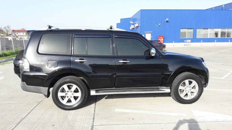 Mitsubishi Pajero 5