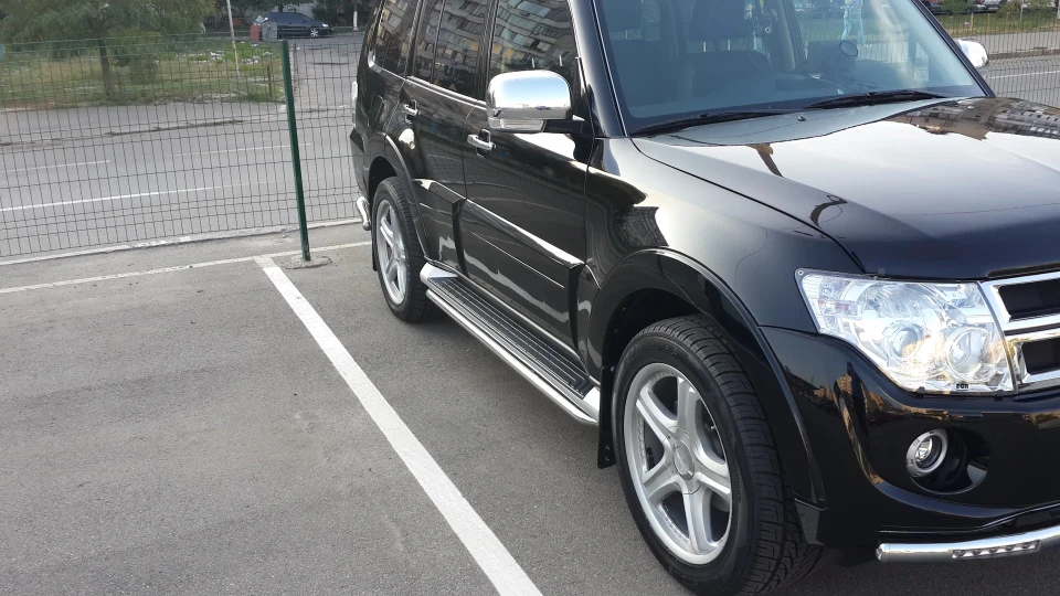 Mitsubishi Pajero 2