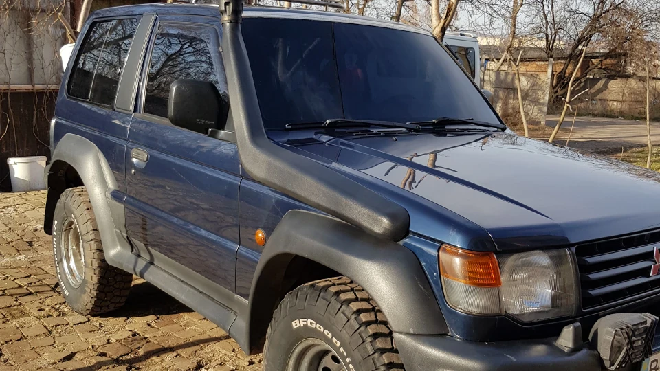 Mitsubishi Pajero 2.5 turbo diesel 2