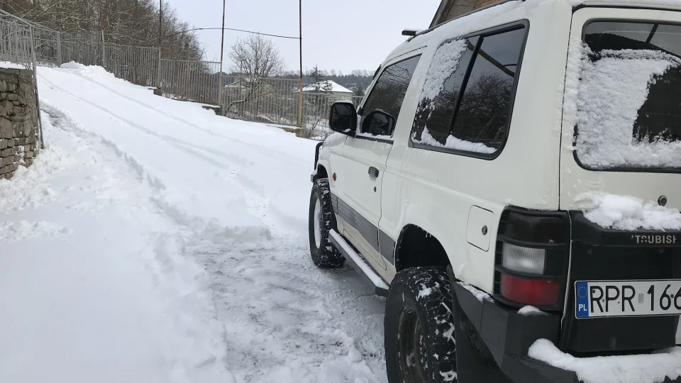 Mitsubishi Pajero 2.5TD 2